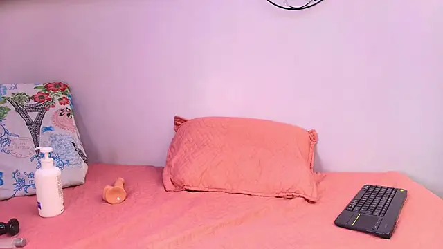 melany roberts  online show from February 13, 2026, 3:13 am