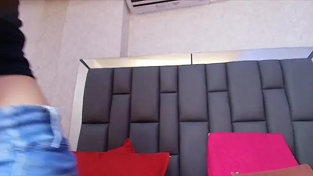 Snapshot of melany_roberts_ chatting on April 22, 2026, 3:09 am melany roberts online show from April 22, 2026, 3:09 am