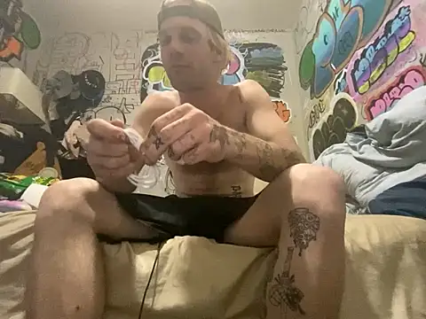 Snapshot of gothboiplzty chatting on June 10, 2026, 4:23 am gothboiplzty online show from June 10, 2026, 4:23 am