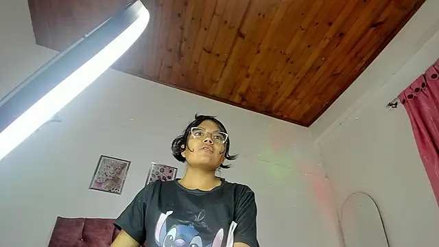 Snapshot of luna_velveth chatting on February 21, 2026, 1:39 am luna velveth online show from February 21, 2026, 1:39 am