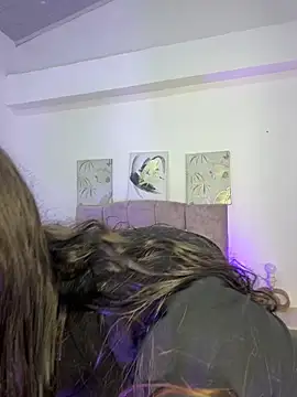 Annie bonnie  online show from March 27, 2026, 11:43 am