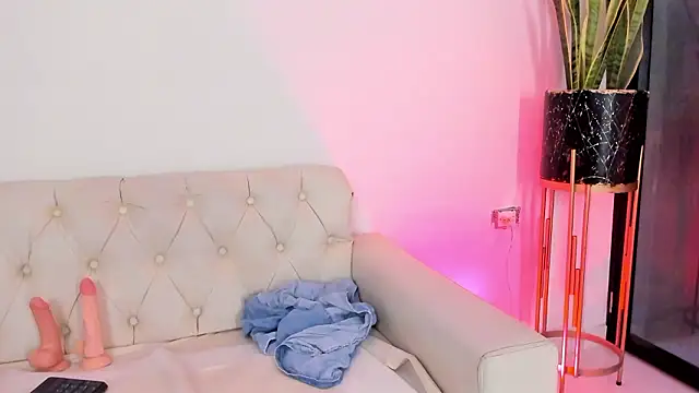 Snapshot of liorah_wolf chatting on February 28, 2026, 9:05 pm liorah wolf online show from February 28, 2026, 9:05 pm