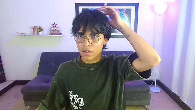 Maecum18 online show from March 2, 2026, 8:59 pm