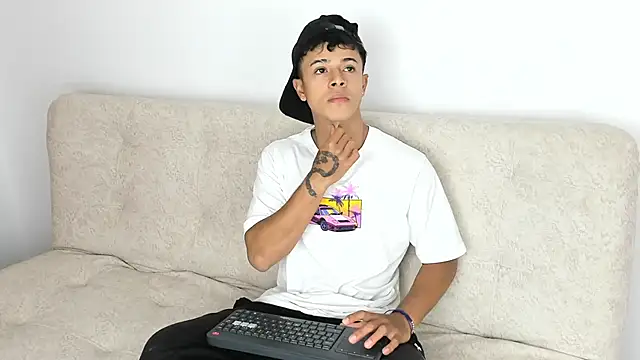 Snapshot of _Alex_Colton chatting on February 2, 2026, 10:41 pm Alex Colton online show from February 2, 2026, 10:41 pm