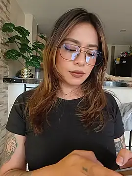 Snapshot of foxxy_lover chatting on June 29, 2026, 8:20 pm foxxy lover online show from June 29, 2026, 8:20 pm