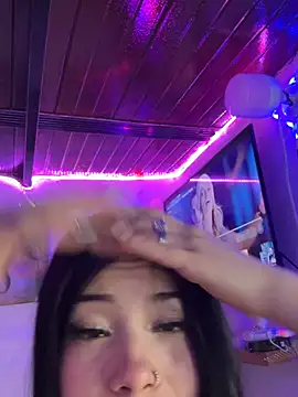 Snapshot of violettahotass chatting on February 2, 2026, 7:01 pm violettahotass online show from February 2, 2026, 7:01 pm