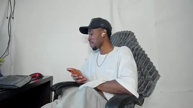Snapshot of Kofi_exotic_2 chatting on July 15, 2026, 2:39 am Kofi exotic 2 online show from July 15, 2026, 2:39 am