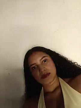 Snapshot of LiaRose- chatting on May 4, 2026, 8:49 pm LiaRose- online show from May 4, 2026, 8:49 pm
