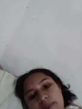 Snapshot of LiaRose- chatting on May 10, 2026, 3:33 am LiaRose- online show from May 10, 2026, 3:33 am