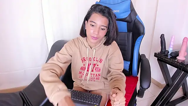 Emily bruss online show from April 14, 2026, 8:26 pm