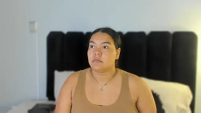 Snapshot of Amaranoir- chatting on February 7, 2026, 4:16 am Amaranoir- online show from February 7, 2026, 4:16 am