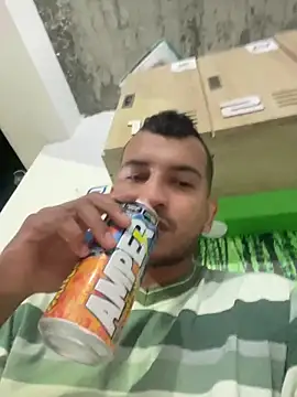 Elnegritohp online show from April 17, 2026, 4:04 am