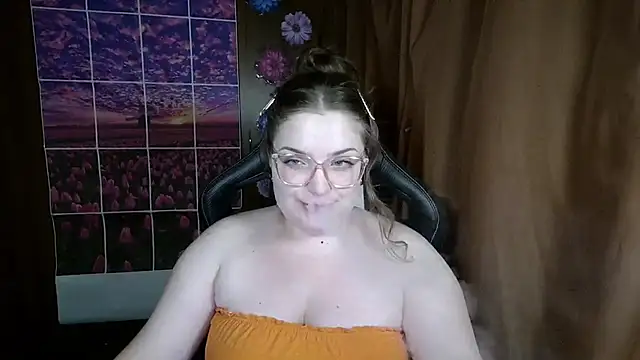 Snapshot of Teasing_Dora chatting on July 7, 2026, 10:25 pm Teasing Dora online show from July 7, 2026, 10:25 pm