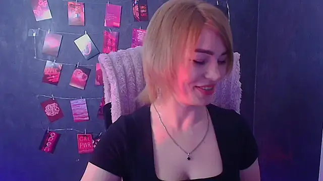 Snapshot of CuttieEmma chatting on March 12, 2026, 6:52 am CuttieEmma online show from March 12, 2026, 6:52 am