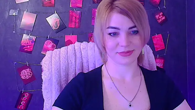 Snapshot of CuttieEmma chatting on March 18, 2026, 12:52 pm CuttieEmma online show from March 18, 2026, 12:52 pm