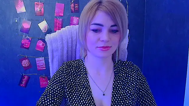 Snapshot of CuttieEmma chatting on March 20, 2026, 6:35 pm CuttieEmma online show from March 20, 2026, 6:35 pm