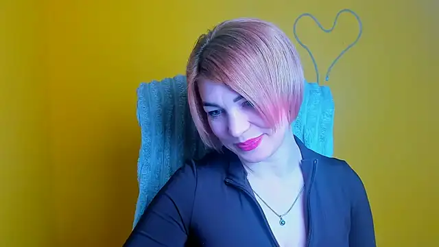Snapshot of CuttieEmma chatting on April 5, 2026, 5:59 am CuttieEmma online show from April 5, 2026, 5:59 am