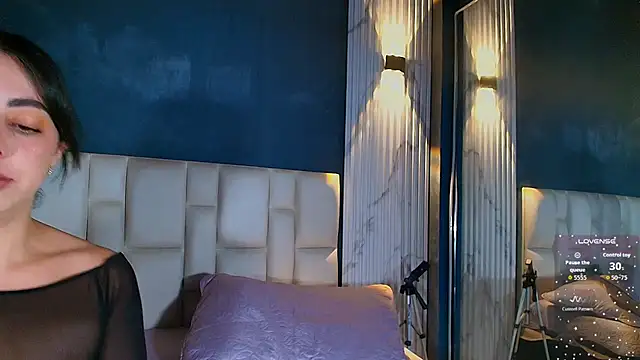 CORAL FOX online show from February 17, 2026, 12:51 am