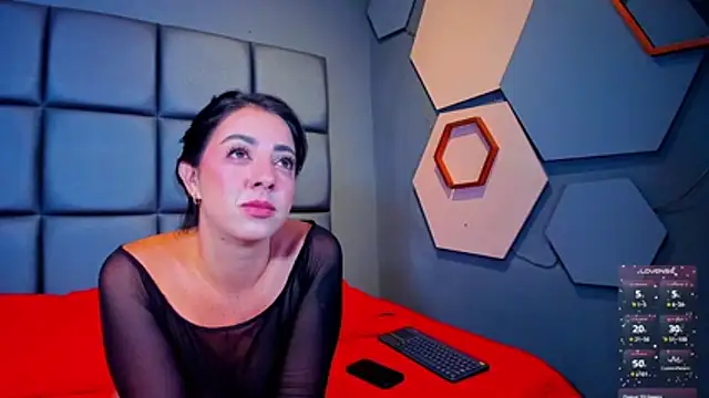 CORAL FOX online show from April 10, 2026, 5:56 am