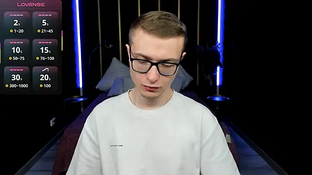 Snapshot of Emmit_Barker chatting on May 15, 2026, 8:21 am Emmit Barker online show from May 15, 2026, 8:21 am