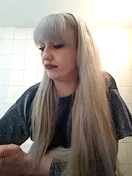 CoMiZrobiszJakMnieZl online show from February 17, 2026, 5:37 am