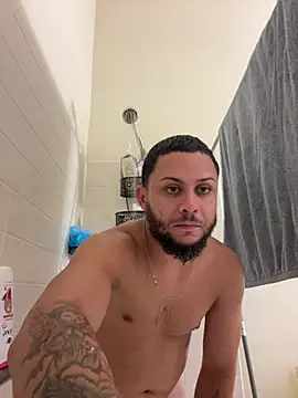 Snapshot of Tu_PaPi_Favorito chatting on August 1, 2026, 5:45 pm Tu PaPi Favorito online show from August 1, 2026, 5:45 pm