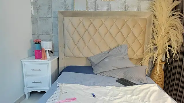 CleoFoxx  online show from March 28, 2026, 12:27 pm