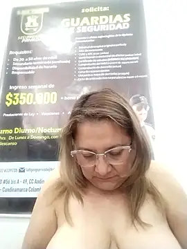 Snapshot of JULIETA_21- chatting on June 17, 2026, 12:40 pm JULIETA 21- online show from June 17, 2026, 12:40 pm