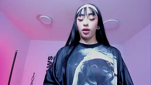 Snapshot of Maddie_Rosee chatting on February 24, 2026, 2:20 am Maddie Rosee online show from February 24, 2026, 2:20 am