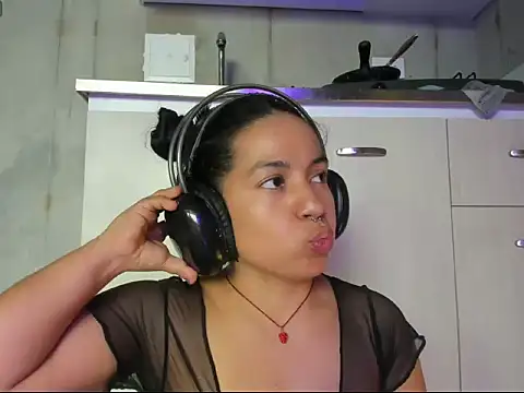 Snapshot of chiarafustox chatting on July 16, 2026, 9:43 pm chiarafustox online show from July 16, 2026, 9:43 pm