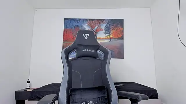 ryanwhite3 online show from April 8, 2026, 10:32 pm