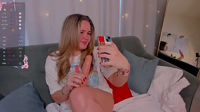 LilyBel online show from April 5, 2026, 8:11 am