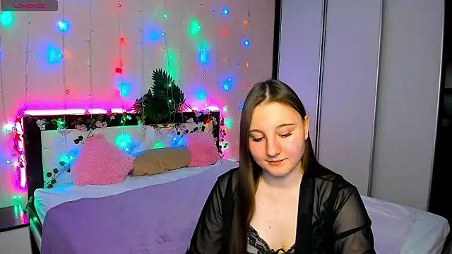 EvaxCharm online show from February 12, 2026, 9:37 am