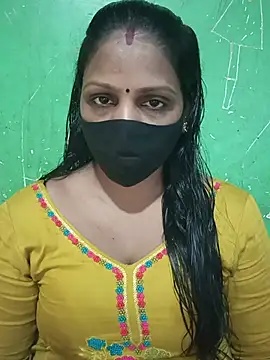 Snapshot of Parul-009 chatting on July 7, 2026, 5:43 am Parul-009 online show from July 7, 2026, 5:43 am
