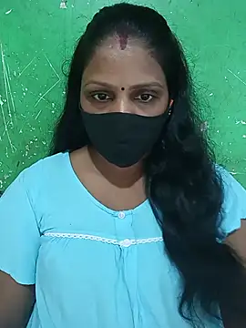 Snapshot of Parul-009 chatting on July 10, 2026, 5:45 am Parul-009 online show from July 10, 2026, 5:45 am