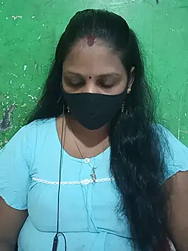 Snapshot of Parul-009 chatting on July 27, 2026, 6:42 am Parul-009 online show from July 27, 2026, 6:42 am