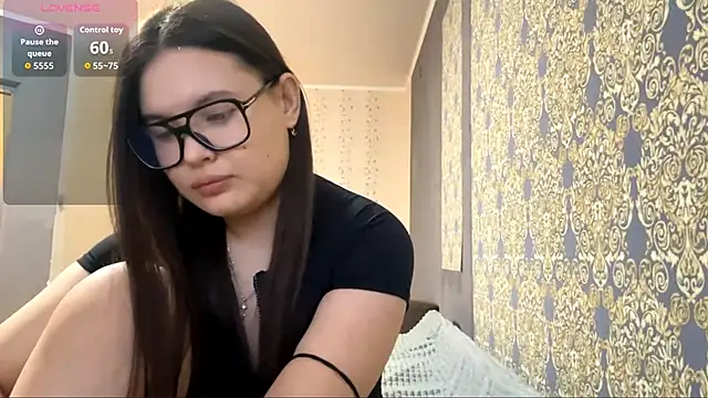 Snapshot of Ayazyn chatting on February 8, 2026, 1:03 pm Ayazyn online show from February 8, 2026, 1:03 pm