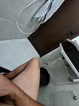 Snapshot of biel13cm chatting on February 27, 2026, 9:15 pm biel13cm online show from February 27, 2026, 9:15 pm