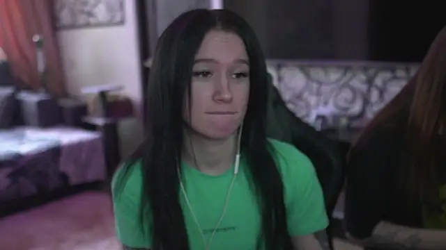 Carolina G0lden online show from February 21, 2026, 10:49 am