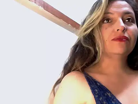 Snapshot of KENDRA-HONEY chatting on February 10, 2026, 1:26 pm KENDRA-HONEY online show from February 10, 2026, 1:26 pm