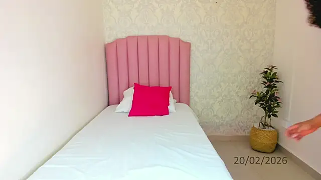 Snapshot of Brit_weston chatting on February 20, 2026, 8:09 pm Brit weston online show from February 20, 2026, 8:09 pm