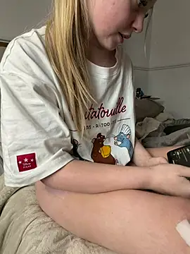 Snapshot of Paige_love chatting on February 13, 2026, 12:56 pm Paige love online show from February 13, 2026, 12:56 pm