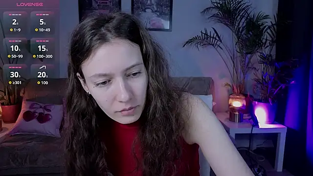 Snapshot of VioletaBloom chatting on February 14, 2026, 7:16 am VioletaBloom online show from February 14, 2026, 7:16 am