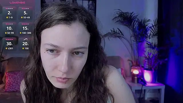 Snapshot of VioletaBloom chatting on February 24, 2026, 7:17 am VioletaBloom online show from February 24, 2026, 7:17 am