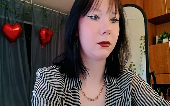 Snapshot of marty_bree chatting on March 25, 2026, 1:06 pm marty bree online show from March 25, 2026, 1:06 pm