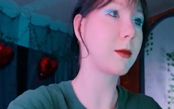 Snapshot of marty_bree chatting on April 9, 2026, 3:39 pm marty bree online show from April 9, 2026, 3:39 pm