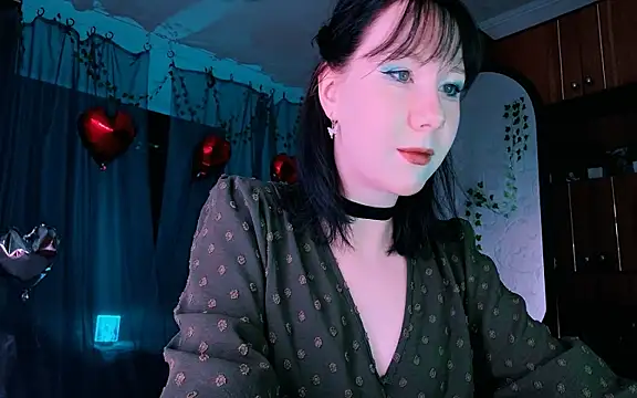 Snapshot of marty_bree chatting on April 13, 2026, 5:07 pm marty bree online show from April 13, 2026, 5:07 pm