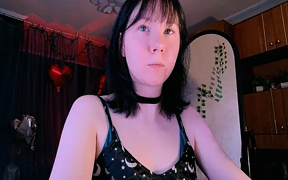 Snapshot of marty_bree chatting on April 15, 2026, 5:31 pm marty bree online show from April 15, 2026, 5:31 pm