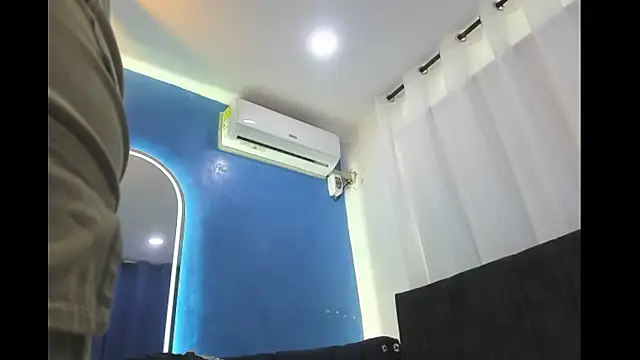 Becca hill  online show from February 4, 2026, 12:44 pm