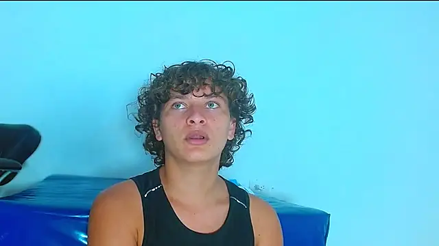 arielnoir6958 online show from March 15, 2026, 9:43 pm